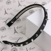 Tiara preta com spikes