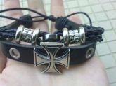 Pulseira de couro Cruz de Malta